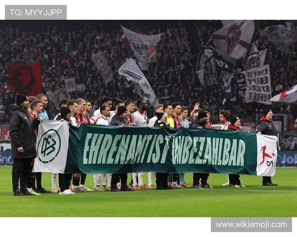 AC米兰防线屡遭打穿,站位混乱与回防迟缓问题逐步反映在比赛走势中 AC米兰防线屡遭打穿,站位混乱与回防迟缓问题逐步反映在比赛走势中